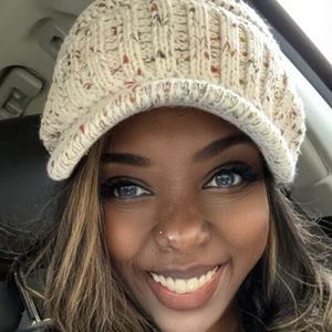 Meet your Posher, Mony